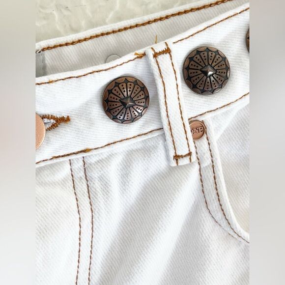 One Teaspoon studded jean short Bandits in White Beauty High Waist. 29 NWT - Picture 11 of 16